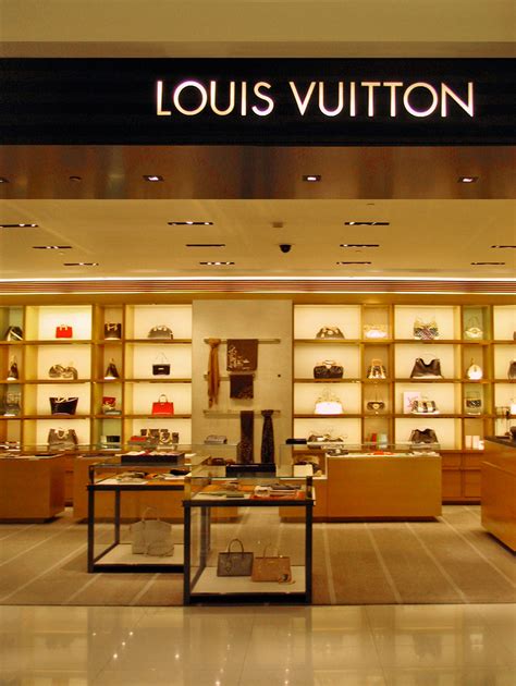 louis vuitton operations manager|Louis Vuitton accounting manager.